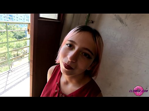 ❤️ Донишҷӯи шаҳвонӣ як бегонаро дар берун мекашад - конча дар рӯи ӯ ❤️❌ Синси босифат дар мо ️❤